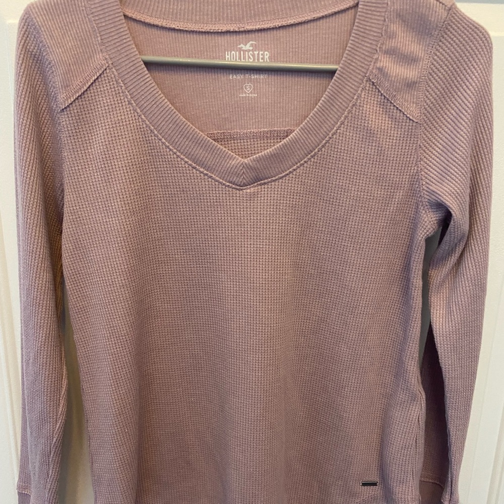 Hollister Long Sleeve VNeck